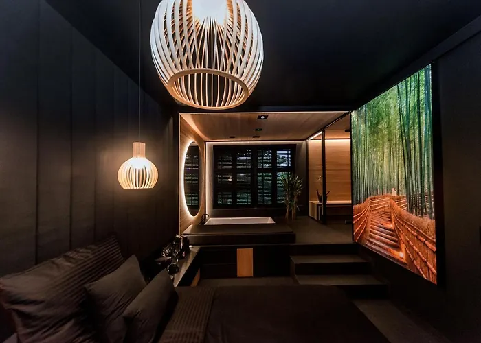 Eclipse Gold Room